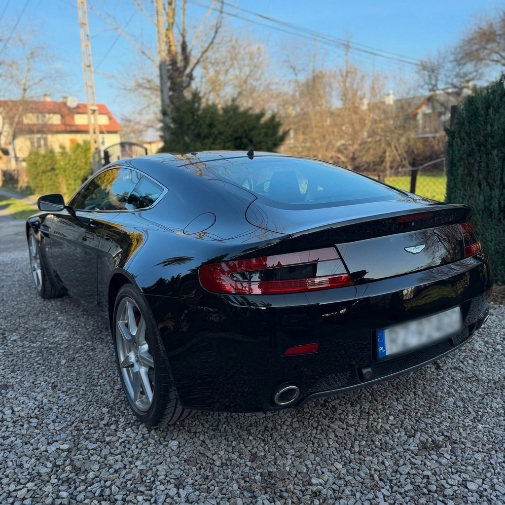 Aston Martin Vantage V8 - realizacja BlueShine 1