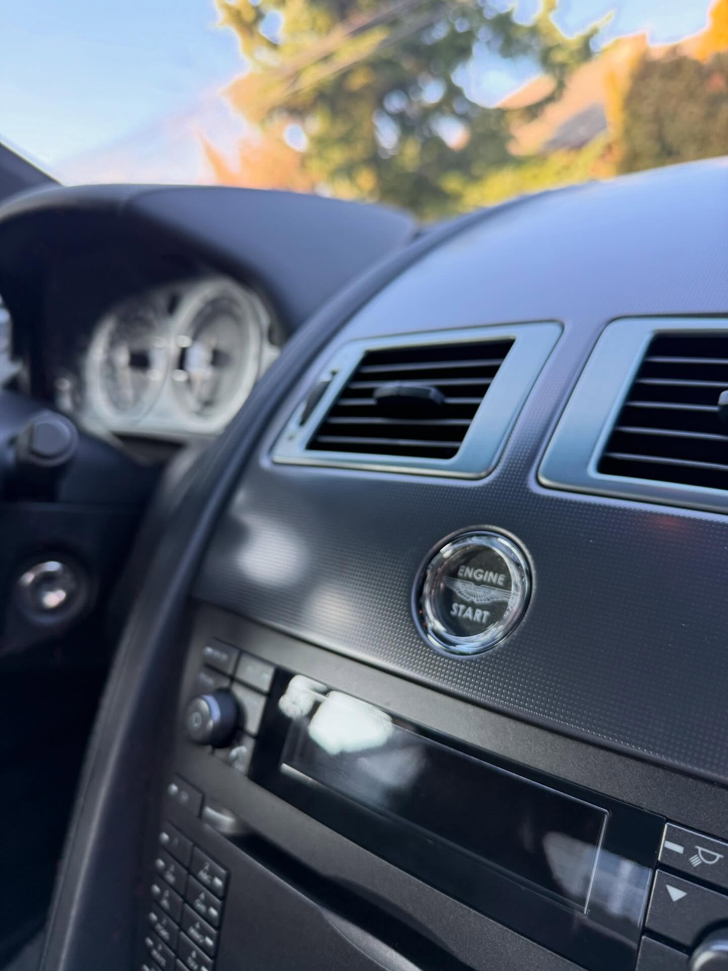 Aston Martin Vantage V8 - realizacja BlueShine 2