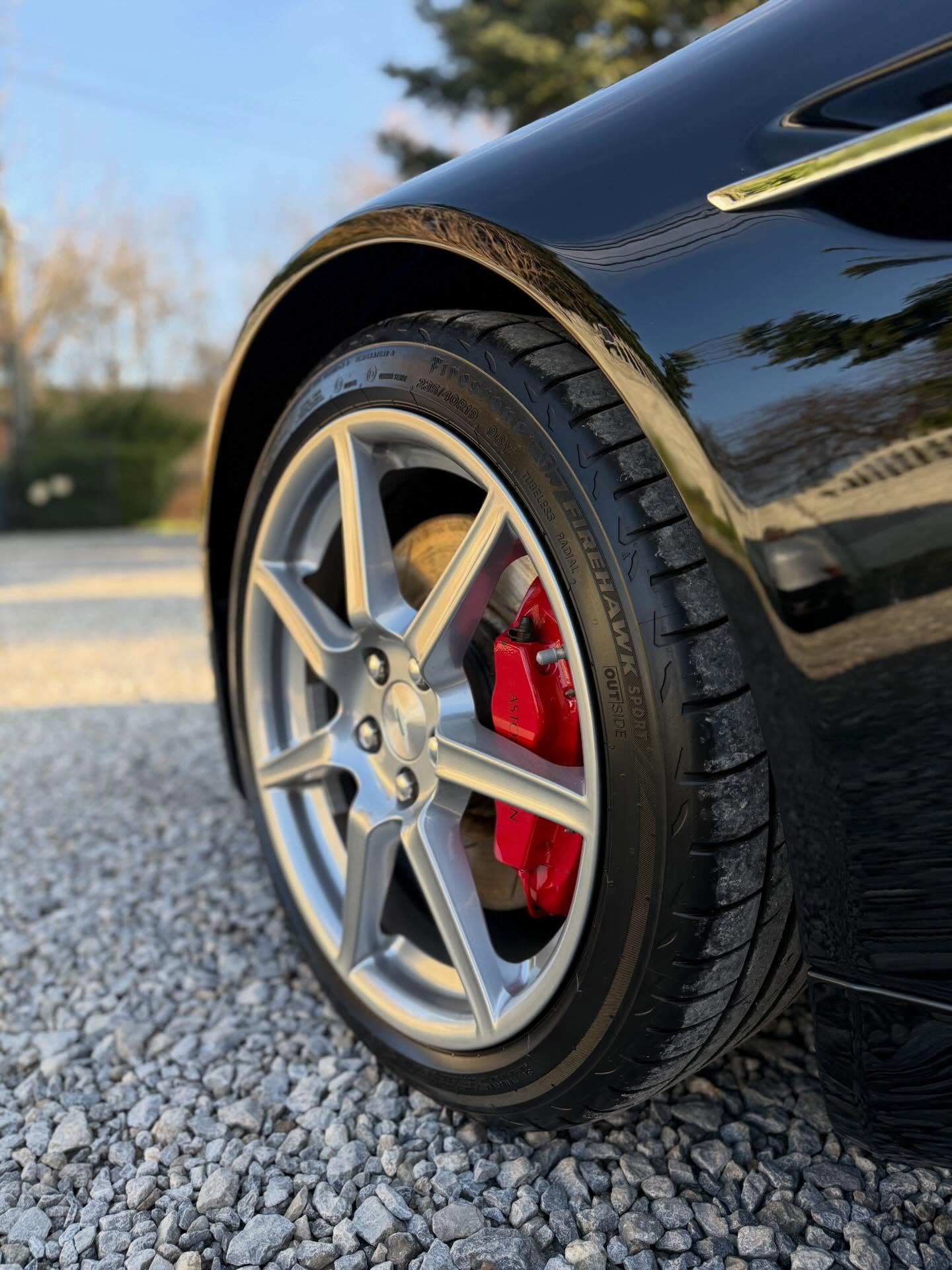 Aston Martin Vantage V8 - realizacja BlueShine 5