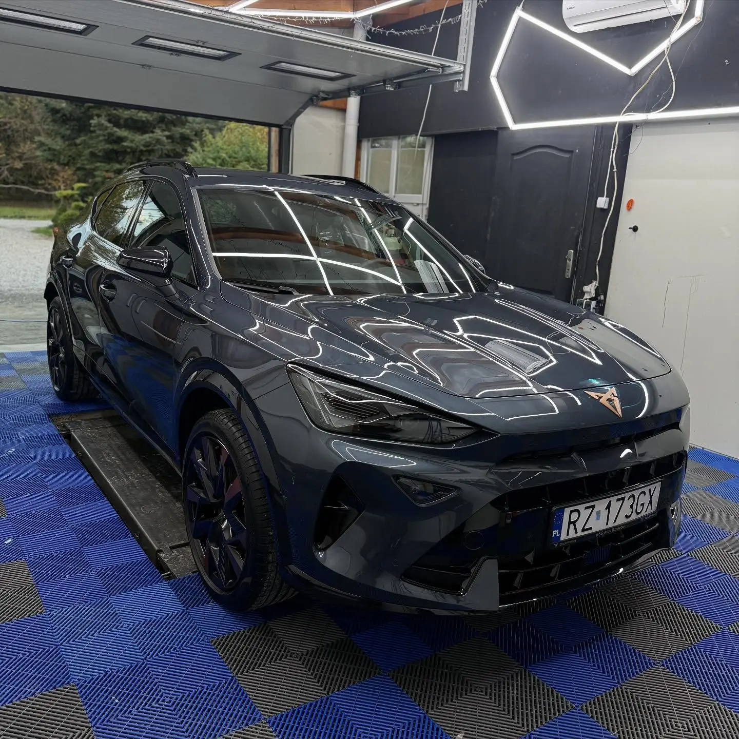 Cupra Formentor - realizacja BlueShine 4