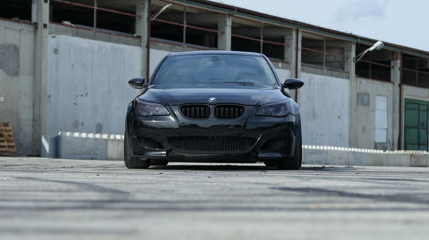 BMW M5 V10 (E60) - realizacja BlueShine 1