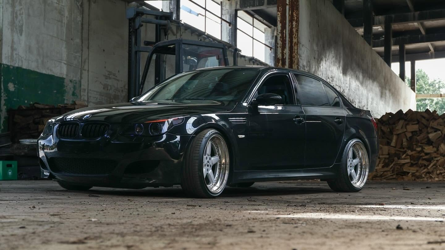 BMW M5 V10 (E60) - realizacja BlueShine 2